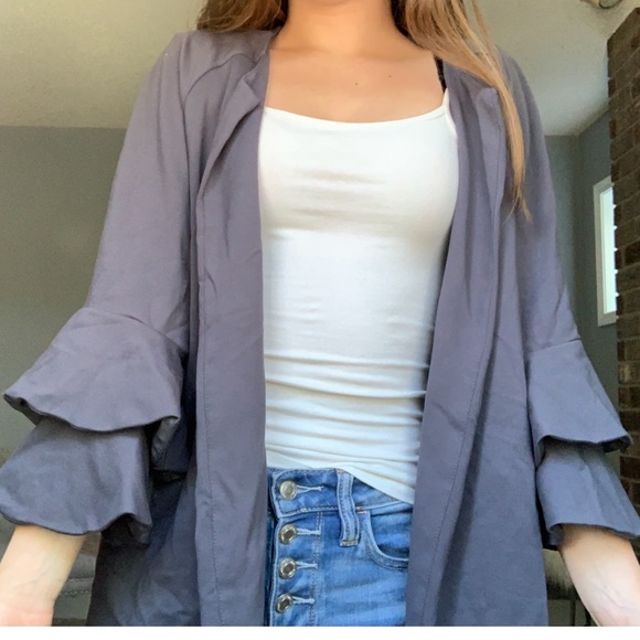 A jacket - Picture 2 of 3